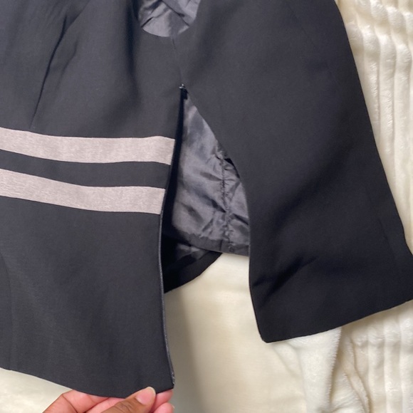 Sleeveless Black Blouse Size L - Picture 7 of 9